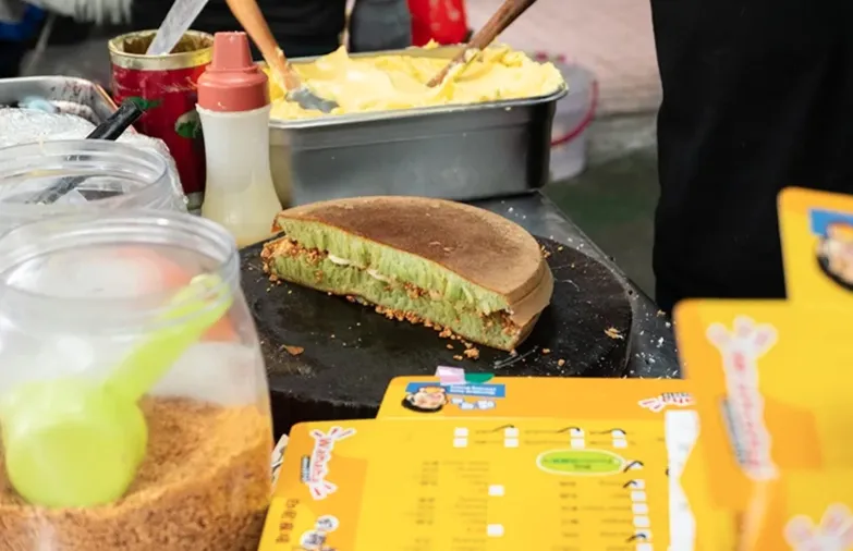 kham-pha-am-thuc-indonesia-tai-wow-haha-moon-cake-dac-san-doc-dao-gan-trung-tam-thanh-pho-ho-chi-minh